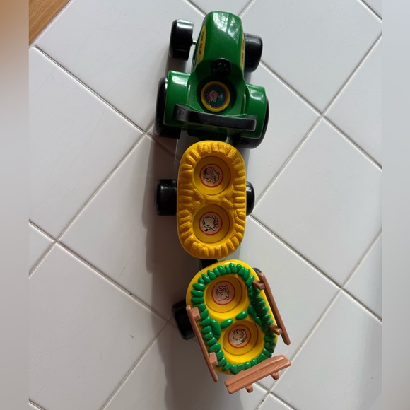 Vintage John Deere Pull-Along Animal Hayride Tractor Toy Tomy ERTL - No Sound - Picture 8 of 9